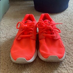 Nike Roshe Size 6